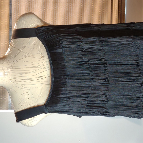 Gorgeous and Sexy Black Dress for that Special Event OX - Picture 3 of 10